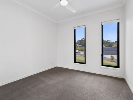 Spacious Four Bedroom Home in Quiet Pocket! - Photo 3