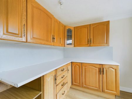 2 bedroom semi-detached house to rent - Photo 5