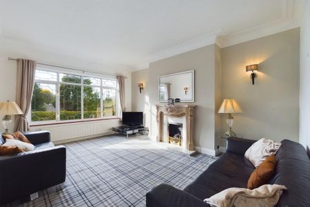 4 bedroom semi-detached house to rent - Photo 2