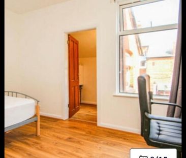 Room in a Shared House, Foxhall Road Forest Field, NG7 - Photo 2
