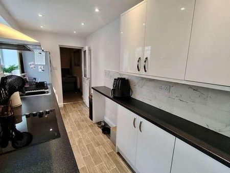 Chapel Street, Dalton-in-furness, LA15 - Photo 3