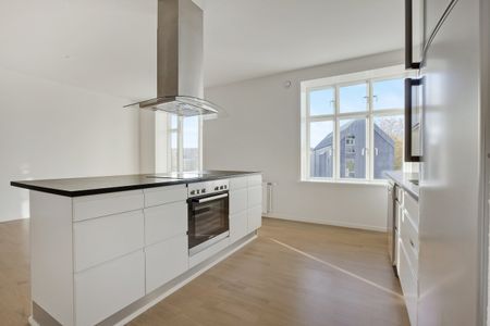 Stuelejlighed nær centrum med lille altan - Foto 5