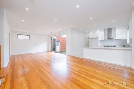 1/4 Moorea Court, Mount Waverley - Photo 3