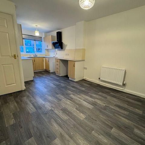 3 bedroom terraced house to rent - Photo 1