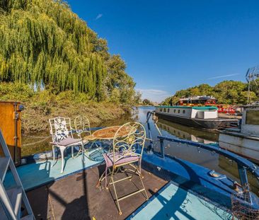 2 bedroom houseboat to rent - Photo 1