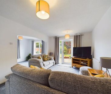 3 bedroom end of terrace house to rent - Photo 4