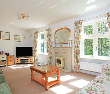 4 bedroom terraced house to rent - Photo 5