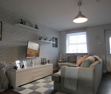 2 bedroom house to rent - Photo 1