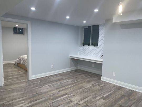 For Lease - 24 Stoneridge Court, Hamilton, Ontario - Photo 1