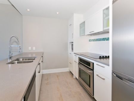 Condo for rent, Montréal (Ville-Marie) - Photo 2
