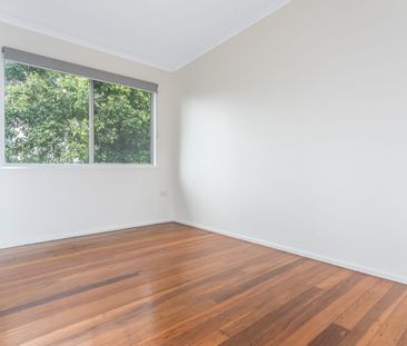 Well Presented Family Living - Photo 6