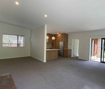 Character, cozy comfort, and convenience - Photo 3