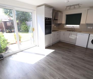 3 bedroom semi-detached house to rent - Photo 6