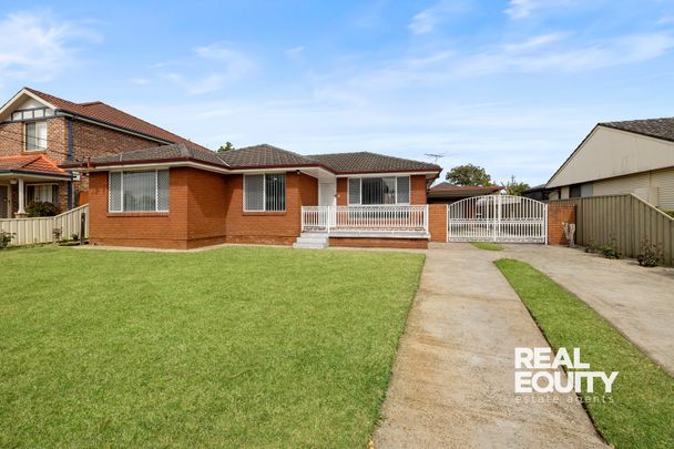 21 Selway Avenue, Moorebank NSW 2170 - House For Rent | Domain - Photo 1