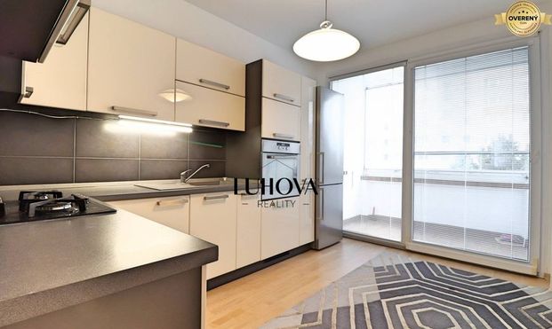 3-izbový byt na obľúbenej adrese v centre mesta - Fotografia 1