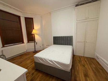 6 bedroom terraced house to rent - Photo 5