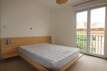 2 bedroom apartment to rent - Photo 4