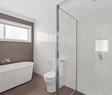 Sleek & Spacious! - Photo 4