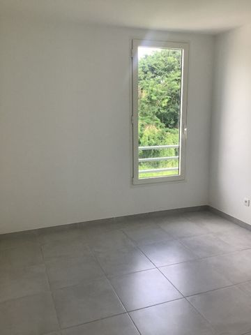 Location Appartement 95m² 4 pièces Fort de france - Photo 4