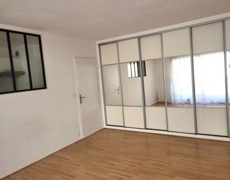 Location Appartement 2 pièces 39m² ISSY LES MOULINEAUX 92130 - Photo 2