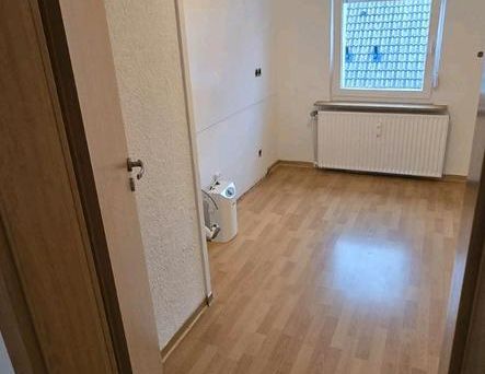 Frisch renovierte 2-Zimmer-Dachgeschosswohnung - Photo 1