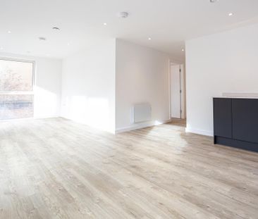2 bedroom flat to rent - Photo 2