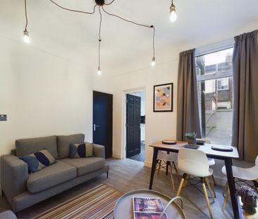 4 bedroom house to rent - Photo 2