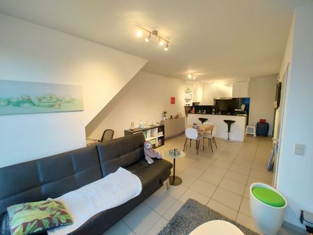 Appartement centraal gelegen nabij openbaar vervoer en E40. - Photo 3