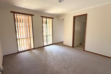 1 Geoffrey Court, Narre Warren VIC - Photo 4