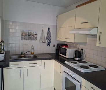 T2 dans résidence privée et sécurisée avec ascenseur situé au 1er é... - Photo 3