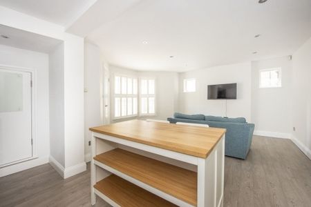 3 bedroom flat to rent - Photo 3