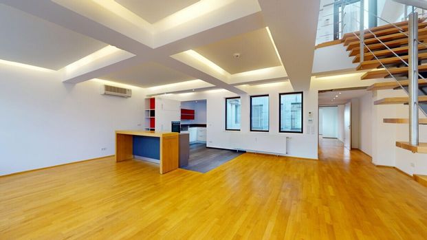 Außergewöhnliche Maisonette-Wohnung mit Sonnenterrasse über den Dächern der Düsseldorfer Altstadt! - Photo 1