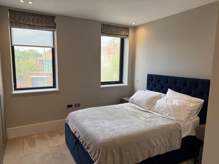 1 bedroom in a flat share to rent - Photo 4