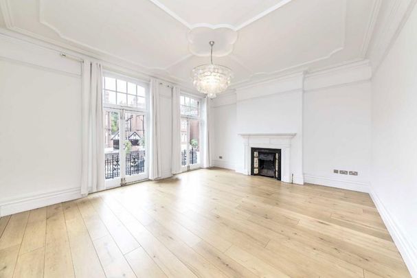 4 bedroom flat to rent - Photo 1