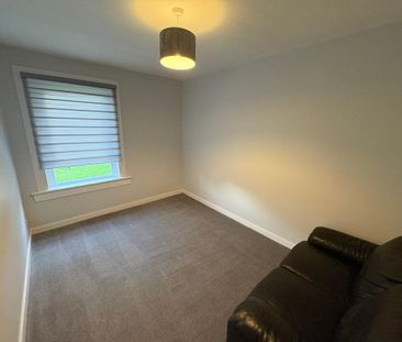 3 bedroom flat to rent - Photo 6