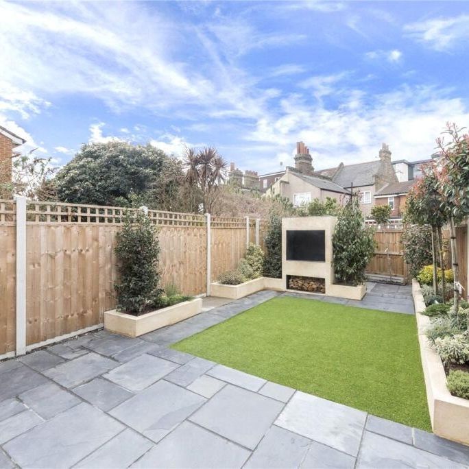 4 Bed Semi-Detached House, John Silkin Lane, SE8 - Photo 1