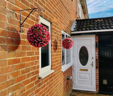 Hawkwell, Portchester - Photo 1