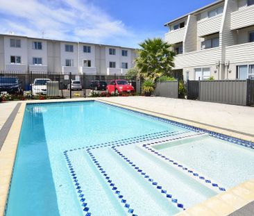 Modern Beachside Townhouse – Fully Furnished - Photo 2