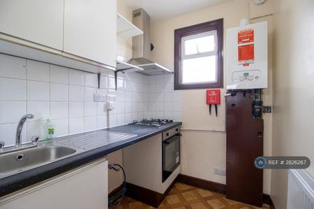 1 bedroom flat to rent - Photo 3