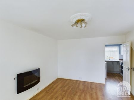 3 bedroom semi-detached house to rent - Photo 2