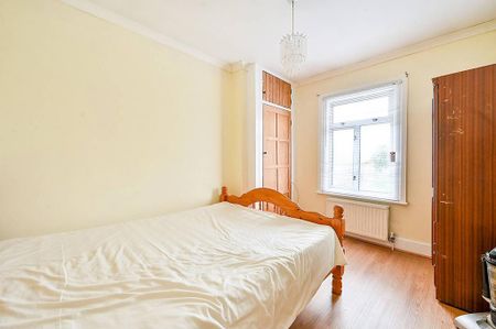 3 bedroom flat to rent - Photo 5