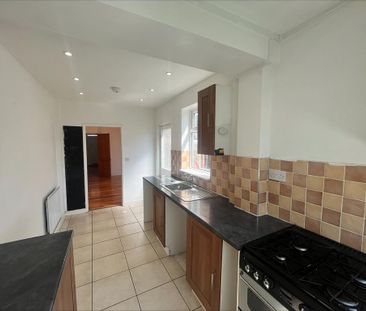 2 bedroom semi-detached house to rent - Photo 2