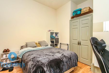 1 bedroom in a house share to rent - Photo 4