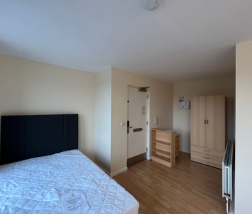 Flat 22C, Westmount, LS2 9NZ, Leeds - Photo 2