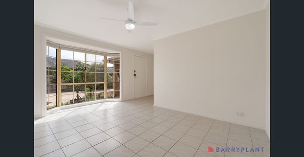 CLEAN AND TIDY UNIT IN GREAT LOCATION! - Photo 1