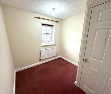 4 bedroom detached house to rent - Photo 3