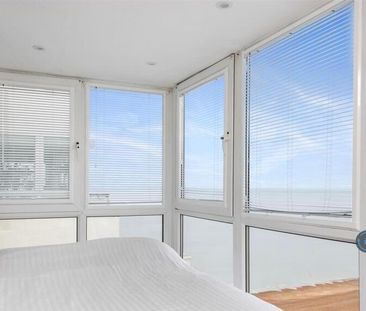 2 bedroom penthouse to rent - Photo 5