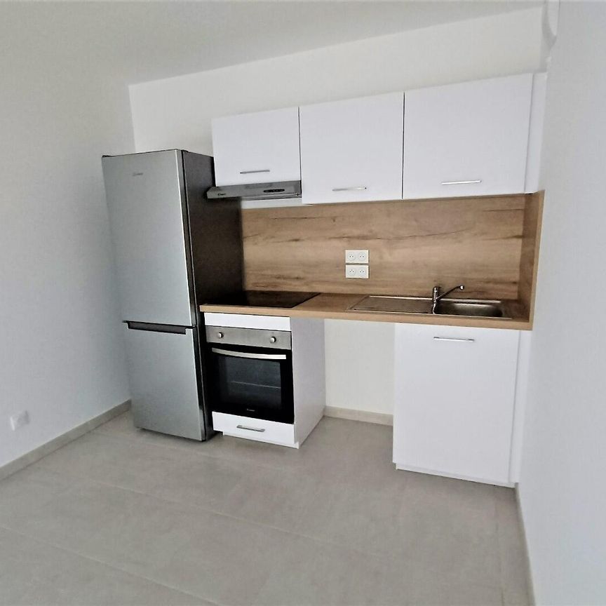 location Appartement T2 DE 40.04m² À HYERES - Photo 1