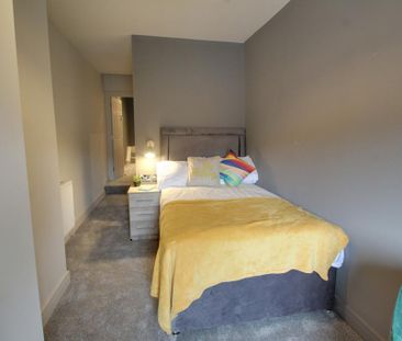 1 bedroom in a house share to rent - Photo 2