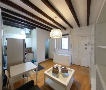 Piso de alquiler en Calle de Almadén, Cortes - Huertas - Photo 1